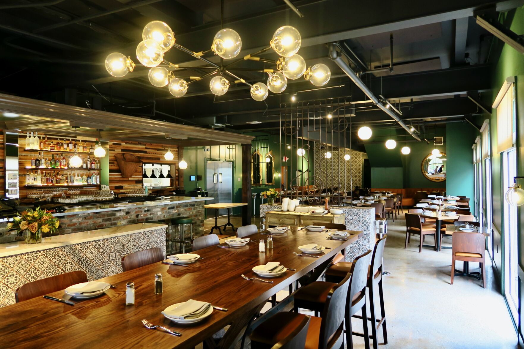 Costera dining room
